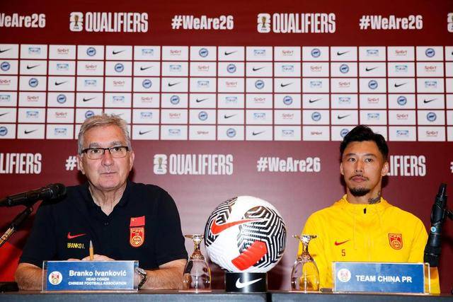 国际足坛中锋身价Top10：哈兰德1.8亿欧元霸榜